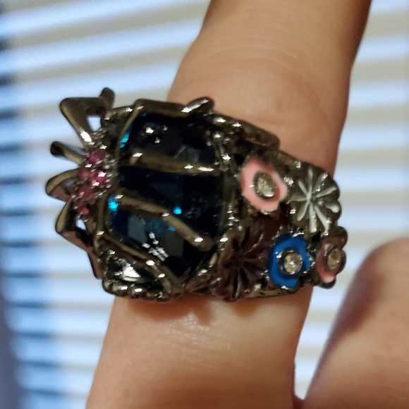 *Sale* New Sapphire Spider Drop Oil Flower Ring. - Picture 10 of 12